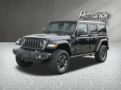 Used 2025 Jeep Wrangler Unlimited Rubicon 4xe w/ Convenience Group AWD/4WD image 5