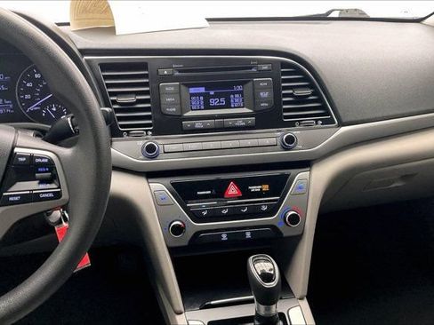 Used 2017 Hyundai Elantra SE FWD image 5