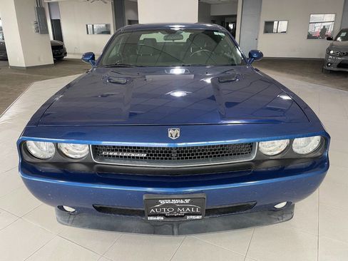 Used 2009 Dodge Challenger SE image 2