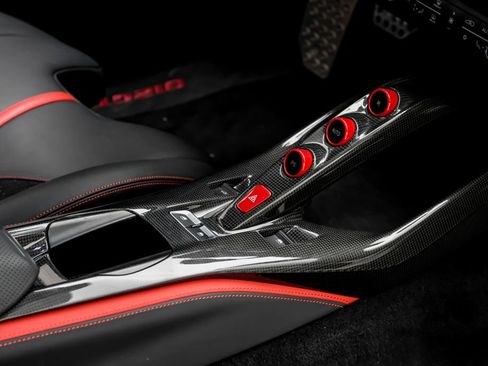 Used 2022 Ferrari 812 GTS RWD image 28