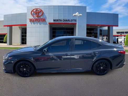 Used 2025 Toyota Camry SE w/ Convenience Package image 7