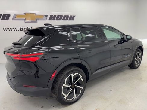 New 2026 Chevrolet Equinox EV LT image 5