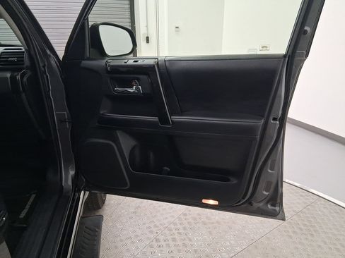 Used 2019 Toyota 4Runner Limited image 32