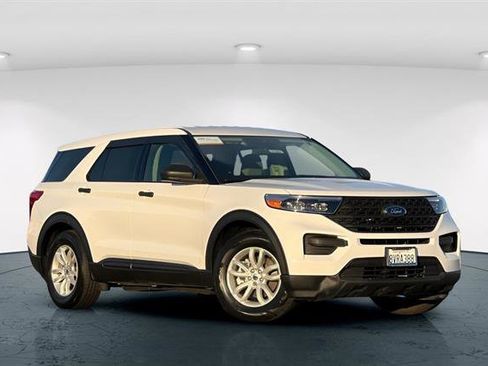 Certified 2021 Ford Explorer 2WD image 2