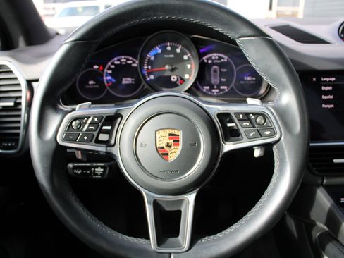 Used 2022 Porsche Cayenne image 15
