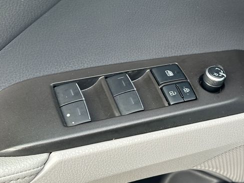 Used 2021 Toyota Camry XSE image 13