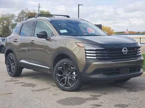 New 2026 Nissan Kicks SR w/ SR Premium Package image 2