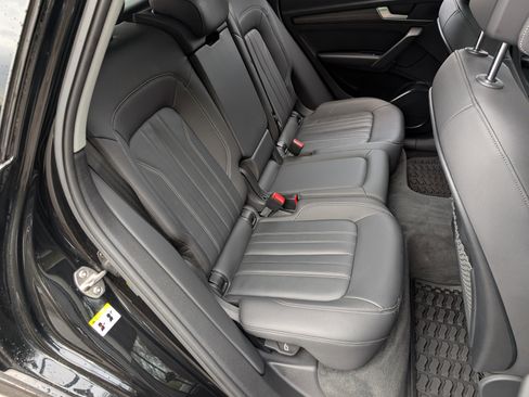 Used 2021 Audi Q5 Premium w/ Convenience Package image 20