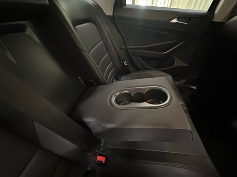 Used 2024 Volkswagen Jetta SE FWD image 19