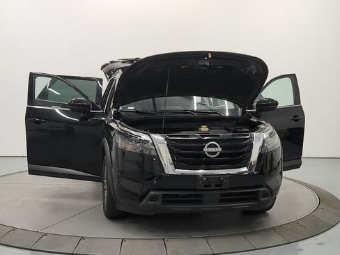 Used 2025 Nissan Pathfinder SV AWD/4WD image 10