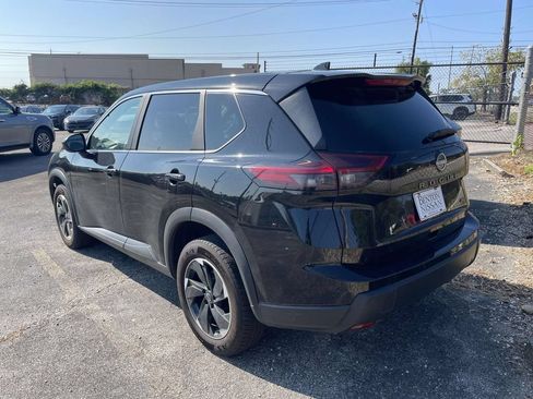 Used 2025 Nissan Rogue SV AWD/4WD image 4