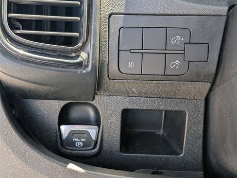 Used 2024 RAM ProMaster 2500 w/ Convenience Group FWD image 18