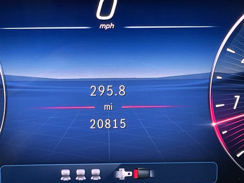 Used 2025 Mercedes-Benz C 300 Sedan image 28