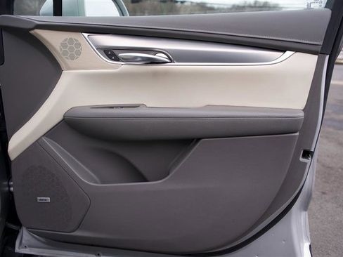 Used 2018 Cadillac XT5 Luxury w/ Driver Awareness Package image 33