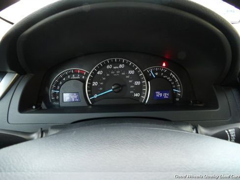 Used 2012 Toyota Camry LE FWD image 15