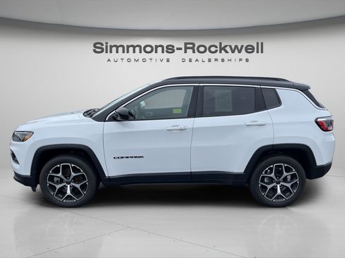 Used 2025 Jeep Compass Limited AWD/4WD image 2
