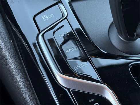 Used 2023 BMW 530e xDrive image 22