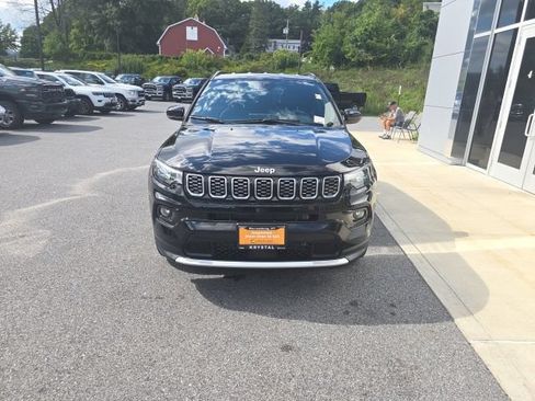 Used 2025 Jeep Compass Limited AWD/4WD image 2