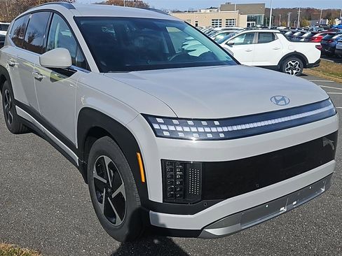 New 2026 Hyundai Ioniq 9 SE image 1