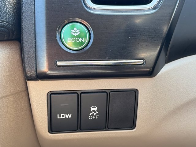 Used 2015 Honda Civic Hybrid Sedan image 16