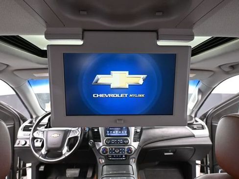 Used 2019 Chevrolet Suburban Premier w/ Premier Plus Edition AWD/4WD image 48