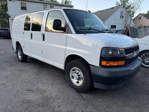 Used 2019 Chevrolet Express 2500 w/ Driver Convenience Package RWD image 2