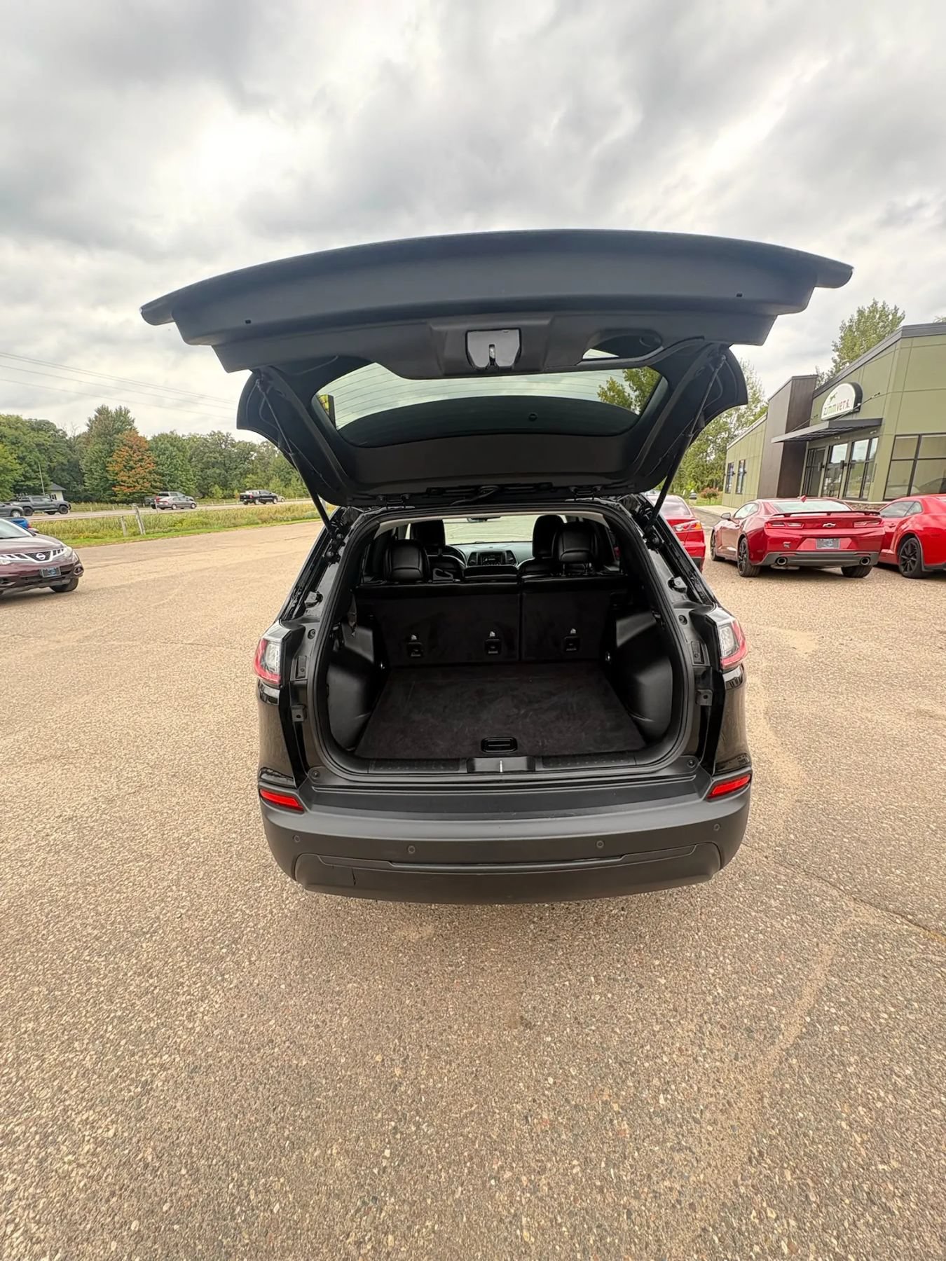 Used 2019 Jeep Cherokee Latitude Plus AWD/4WD image 45