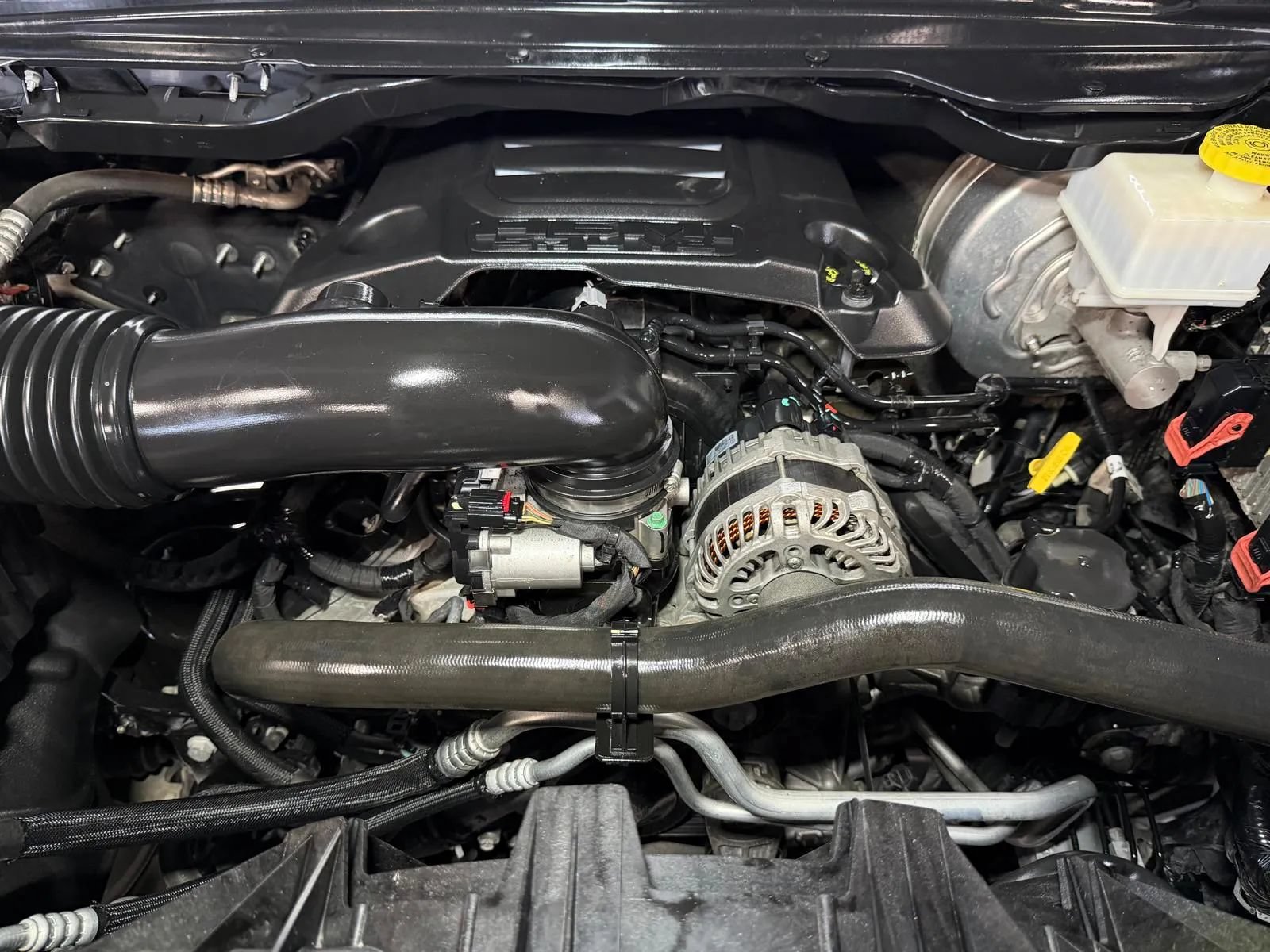Used 2020 RAM 1500 Laramie AWD/4WD image 13