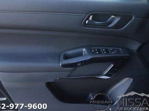 New 2026 Nissan Pathfinder SV image 7