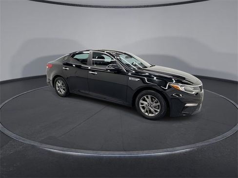Used 2019 Kia Optima LX image 2