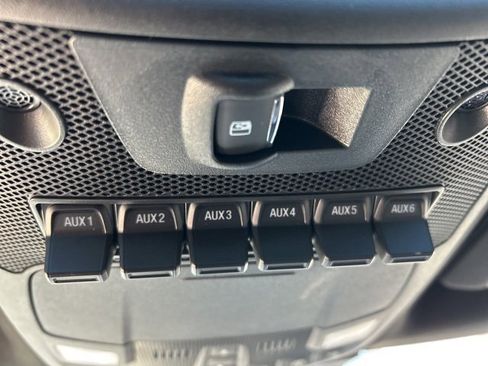 Used 2022 Ford F450 Platinum w/ FX4 Off-Road Package image 32