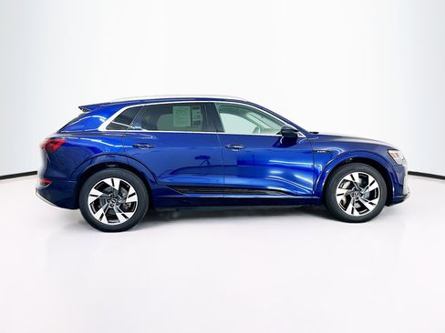 Used 2022 Audi e-tron Premium AWD/4WD image 10
