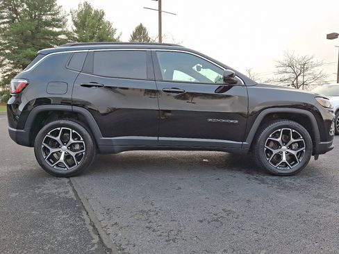 Certified 2024 Jeep Compass Limited image 7