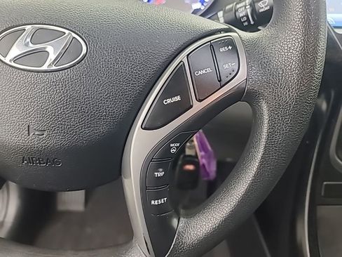 Used 2014 Hyundai Elantra SE FWD image 23