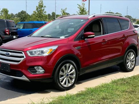 Used 2018 Ford Escape Titanium FWD image 5