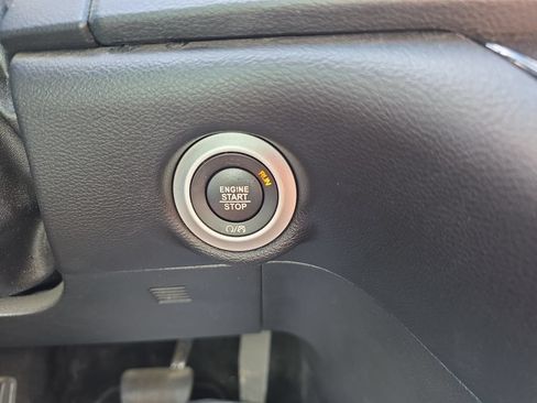 Used 2020 Chrysler Pacifica Touring w/ S Appearance Package FWD image 27