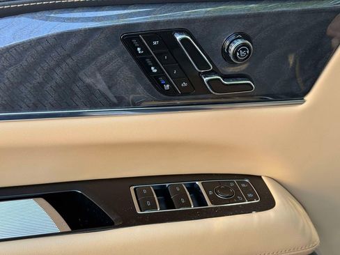 Used 2025 Cadillac Escalade IQ Luxury 2 AWD/4WD image 19