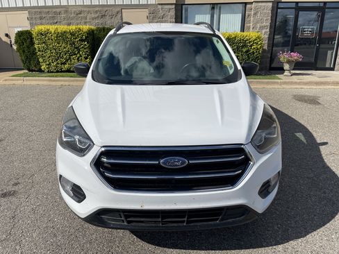 Used 2018 Ford Escape SE w/ SE Sport Appearance Package AWD/4WD image 9