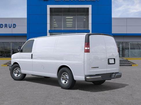 New 2026 Chevrolet Express 3500 RWD image 3