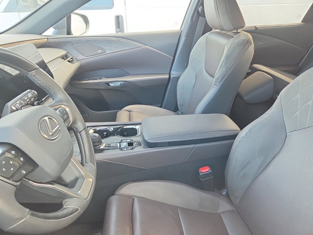 Used 2025 Lexus RX 350 AWD w/ Convenience Package image 5