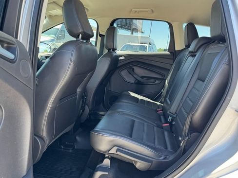 Used 2019 Ford Escape Titanium AWD/4WD image 9