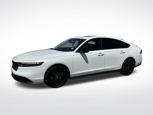 Certified 2025 Honda Accord SE image 2