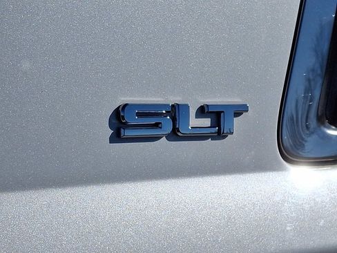 Used 2017 GMC Yukon SLT w/ Premium Edition image 30