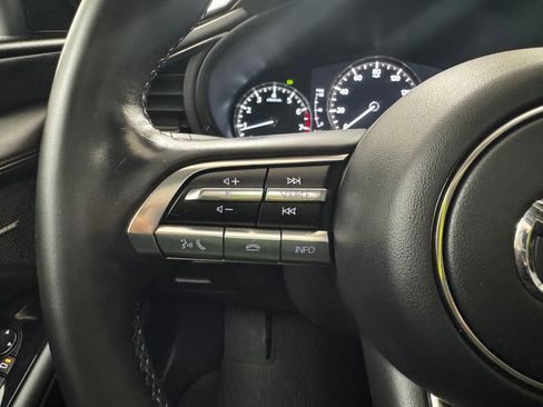 Used 2022 MAZDA MAZDA3 s image 24