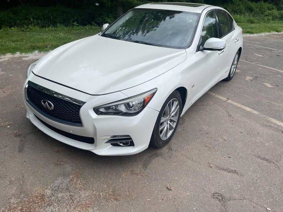 Used 2016 INFINITI Q50 3.0t Premium w/ 3.0T Premium Plus Package RWD image 2