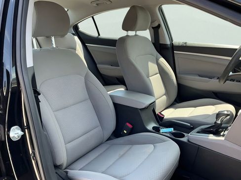 Used 2020 Hyundai Elantra SE image 14