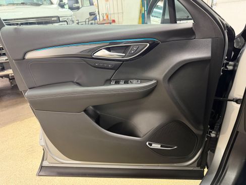 Used 2025 Buick Envision Preferred AWD/4WD image 13