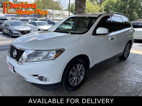 Used 2015 Nissan Pathfinder SL w/ SL Tech Package FWD image 1