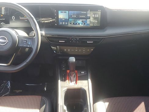 Used 2025 Nissan Kicks SR FWD image 18