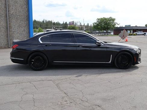 Used 2020 BMW 745e xDrive AWD/4WD image 4